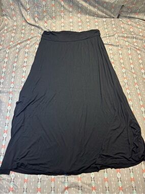 🍄Merona Black Maxi Skirt with Slit Sides